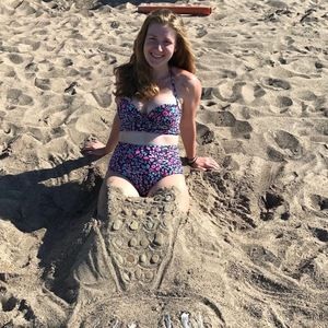 Meet your Posher, Ava